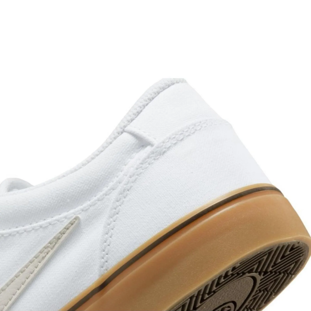 Nike sb chron in white sales with gum sole